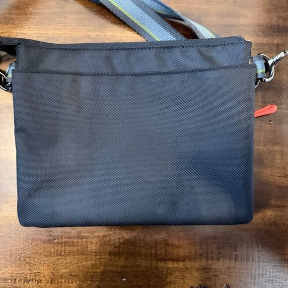 Sherpani Black & Grey Camo Zoom | Slim RFID Crossbody Bag Travel Concert Purse - Picture 3 of 12